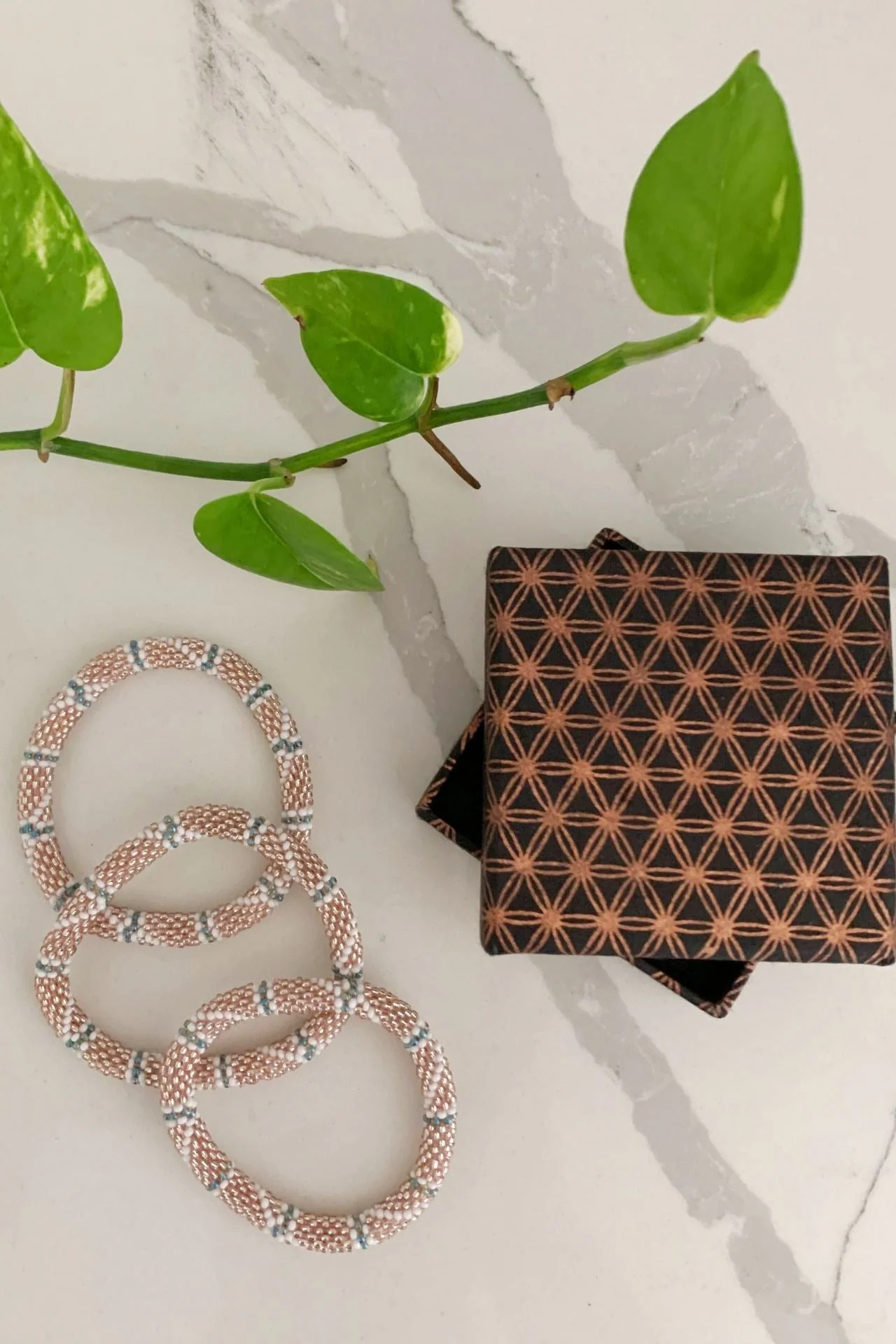 Rolling Beaded Bracelet - Viadne - Image 3