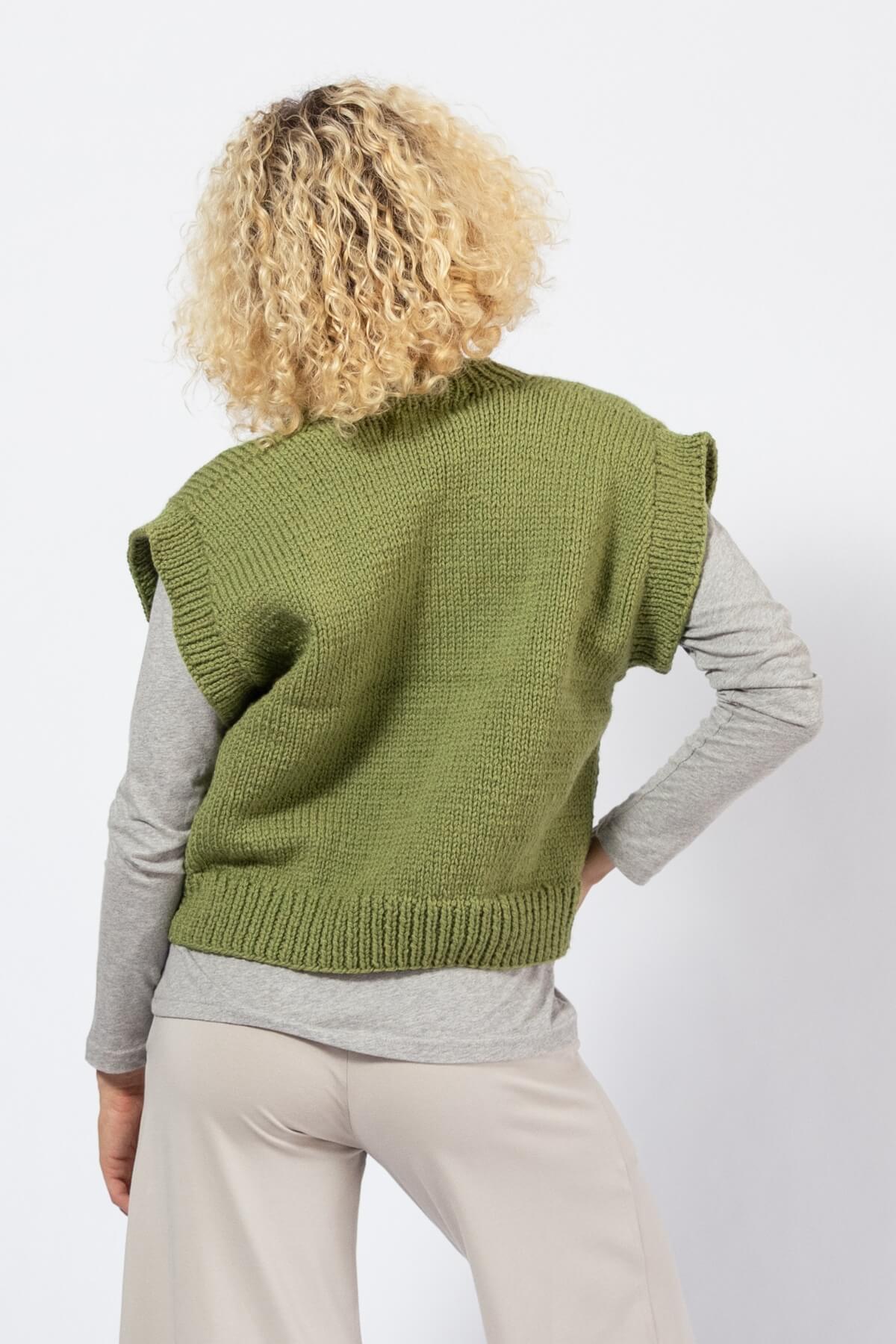 Cropped Merino Vest - Image 31